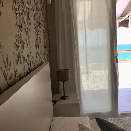 Apartment Atico Papa Luna 100 *