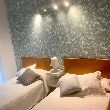 Apartment Atico Papa Luna 100 *