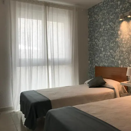 Apartment Atico Papa Luna 100 *